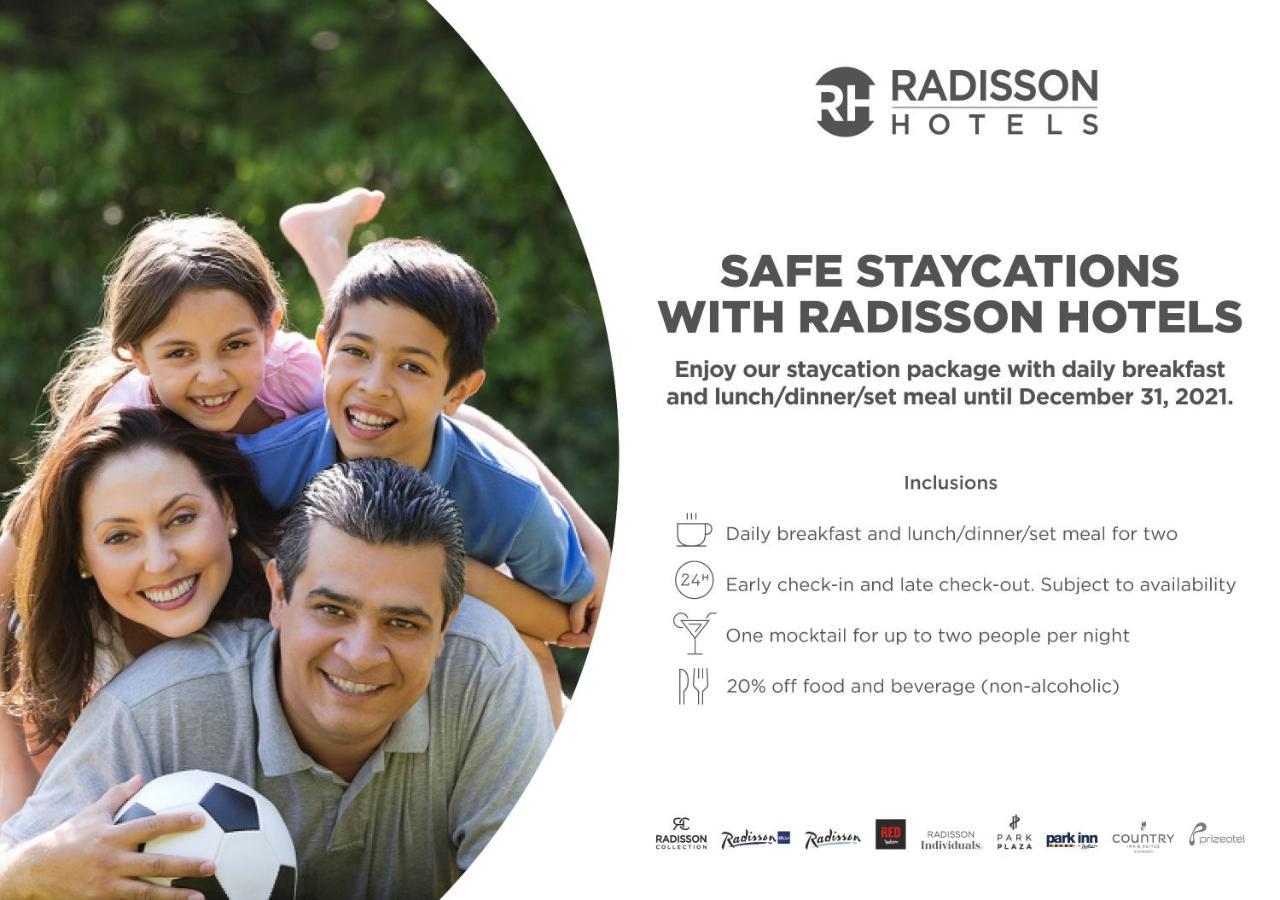 Radisson Mumbai Andheri Midc Exterior photo A Radisson Hotels advertisement
