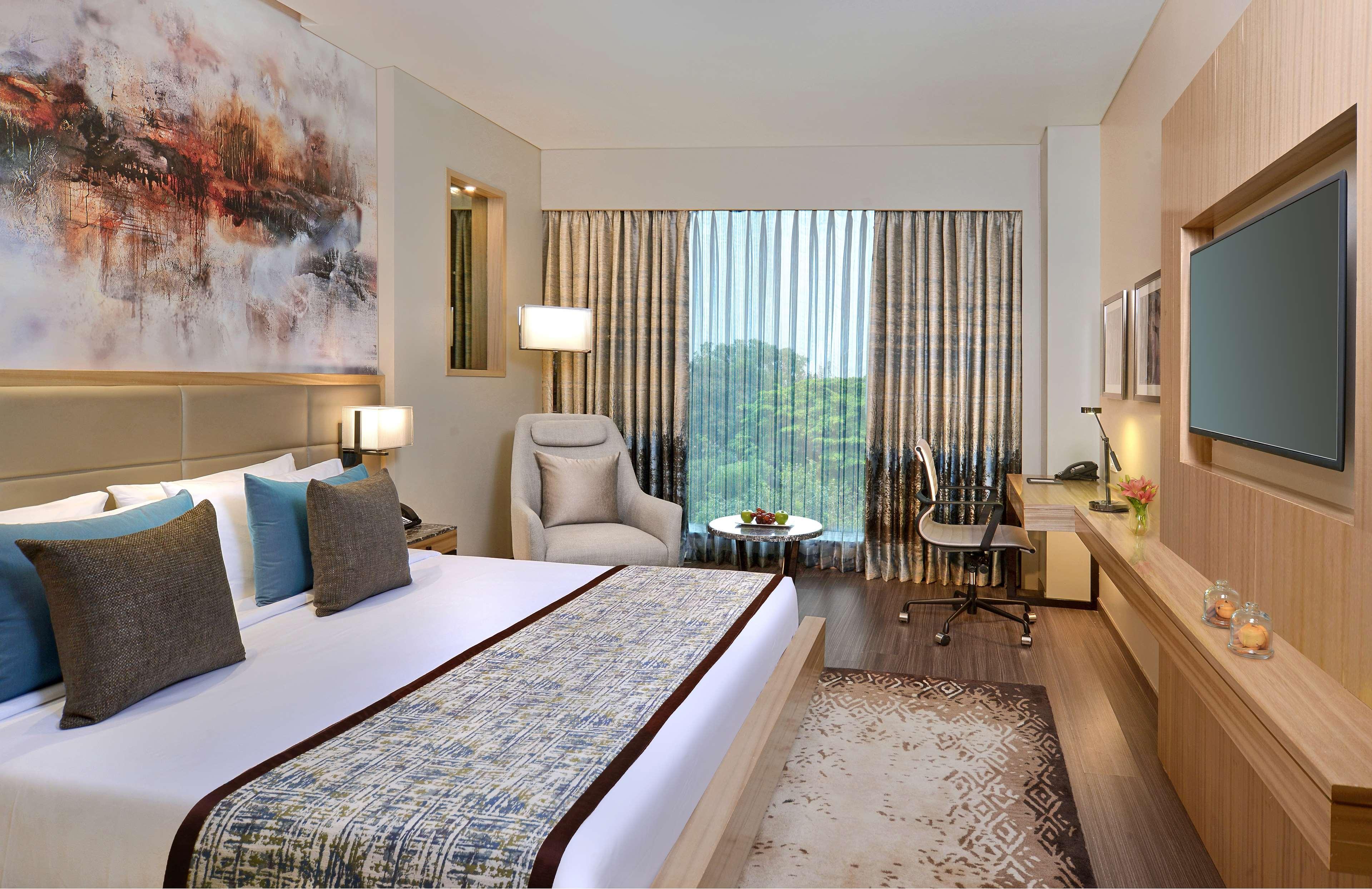 Radisson Mumbai Andheri Midc Exterior photo