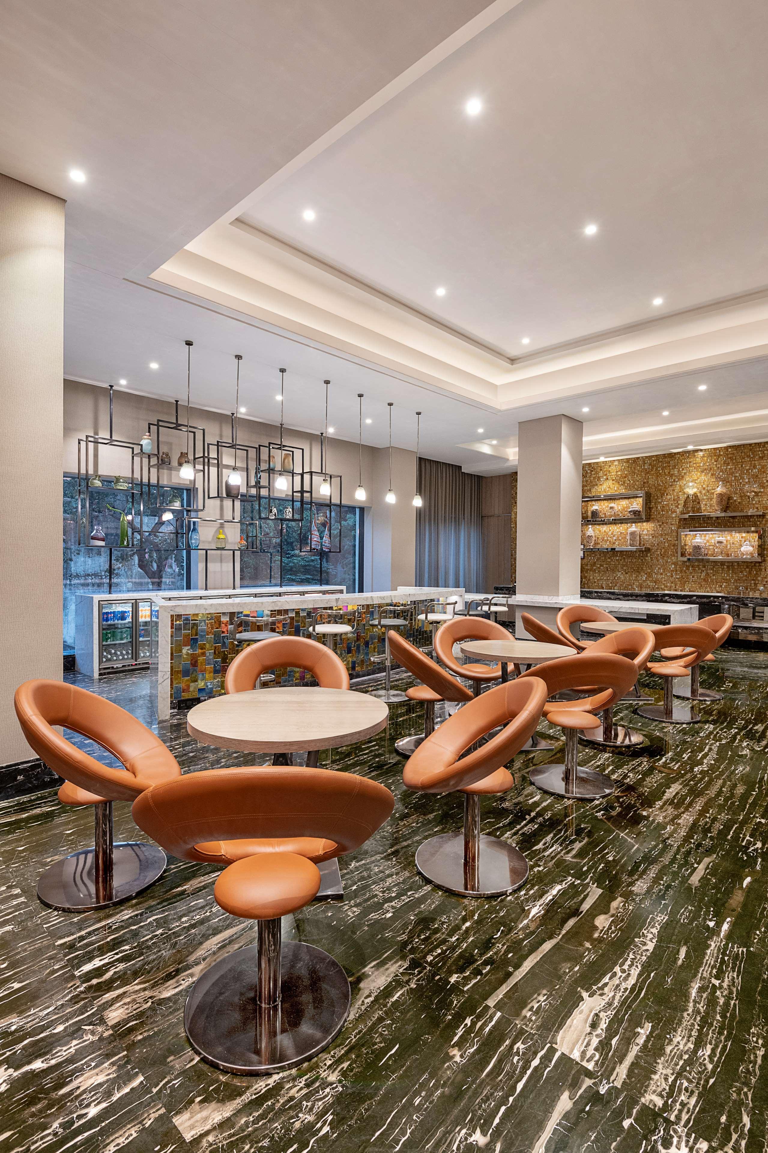 Radisson Mumbai Andheri Midc Exterior photo The lounge at the airport